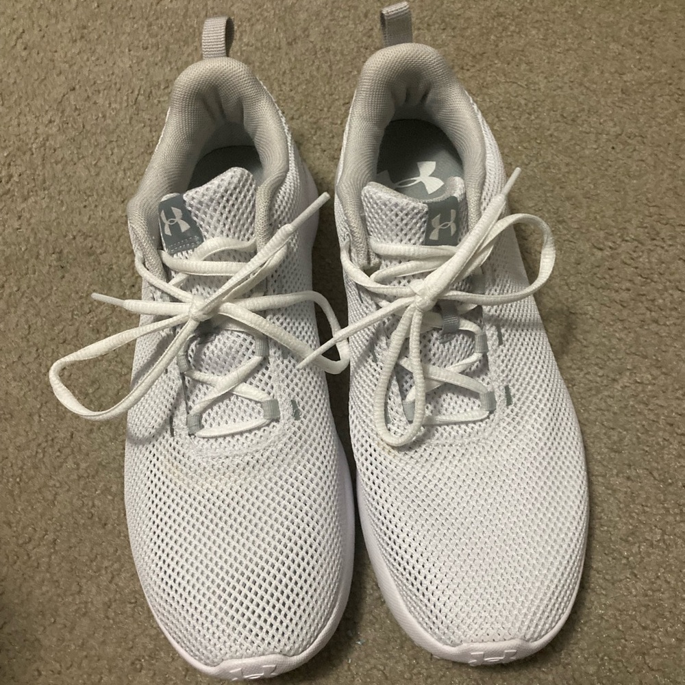 NEW unworn Underarmour white runners